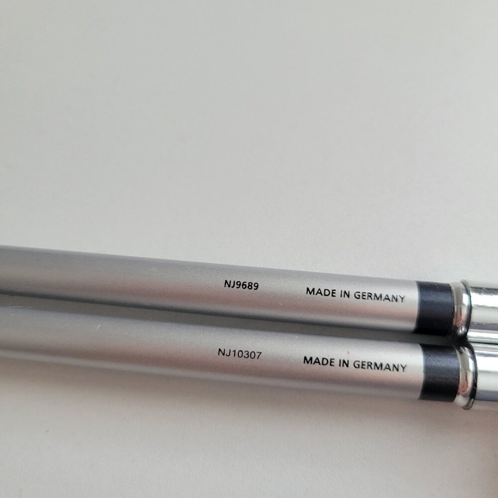 Trish McEvoy Intense Gel Eye Liner BLACK Lot of 2 Preowned Full Size - Picture 6 of 7